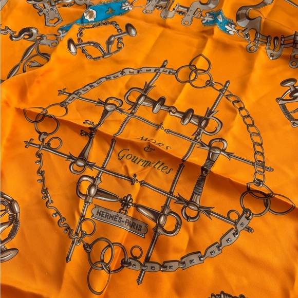 Hermès Mors et Gourmettes silk scarf - Picture 2 of 8